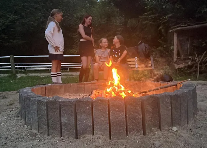 Ranczo & Ranczo Sielanka مزرعة للإقامة *